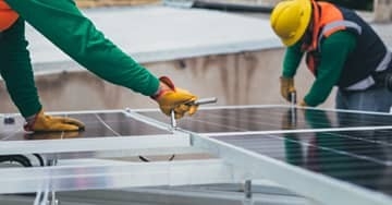 Instalação fotovoltaica híbrida: definição, como funciona e as suas vantagens